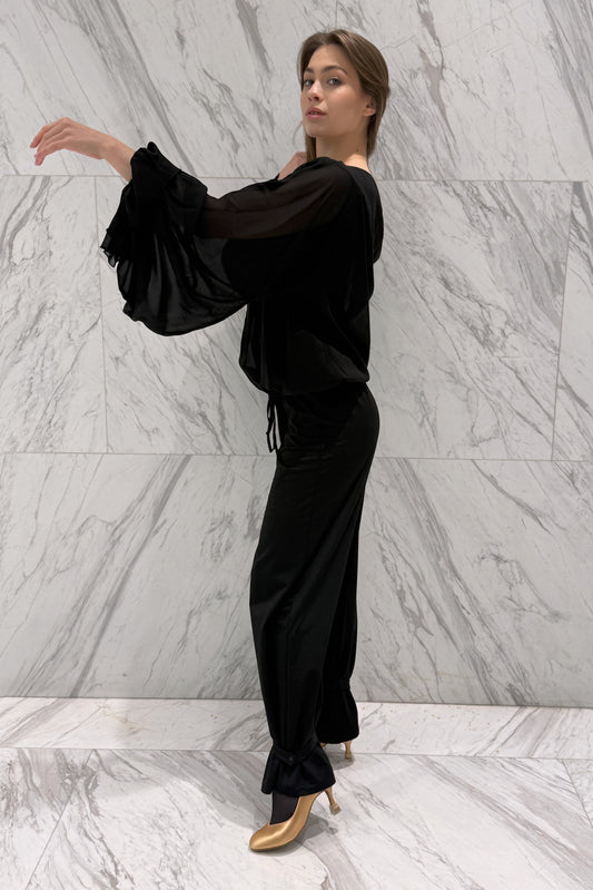 Chiffon blouse with a sewn top and voluminous sleeves