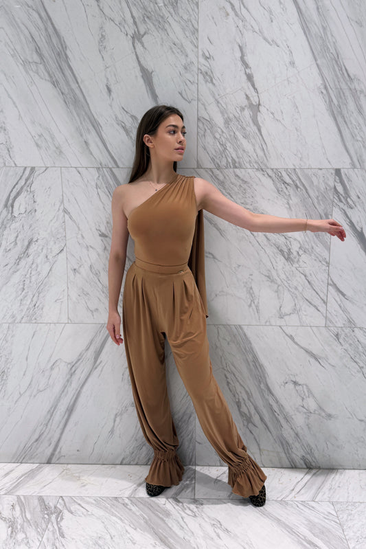 Caramel-colored biflex pants