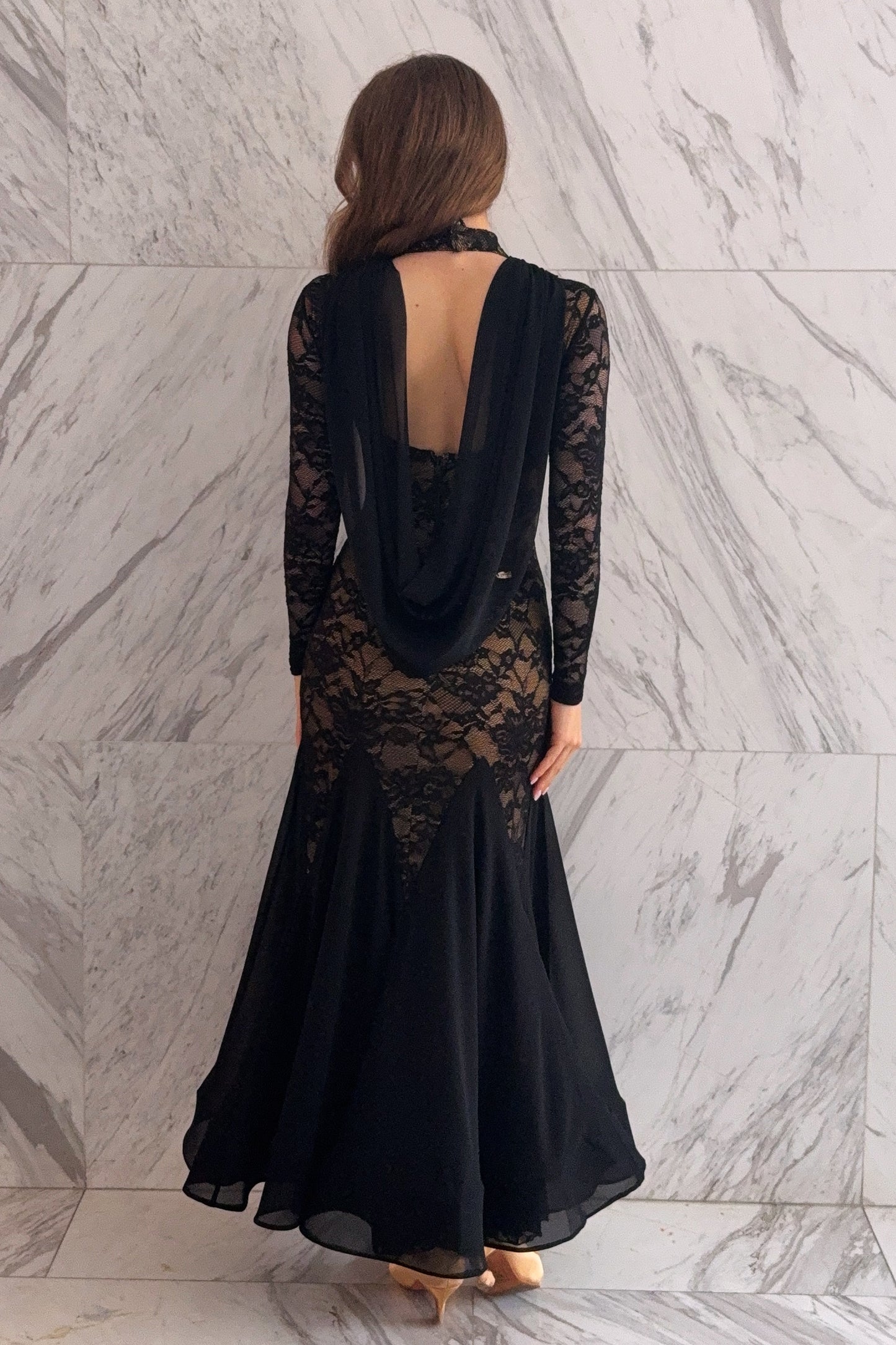 バックドレープレースワンピース